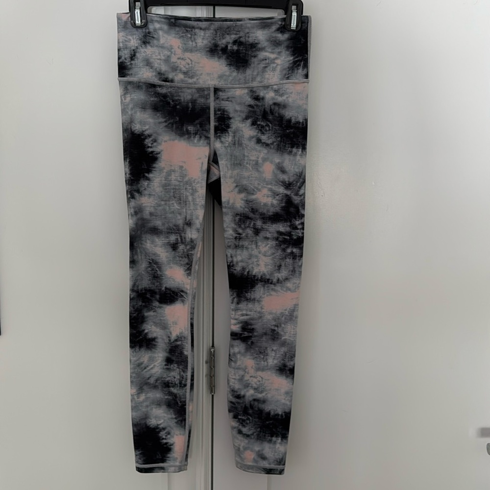 Athleta Orchid Pink Elation Ice Dye 7/8 Tight, Size Smalll